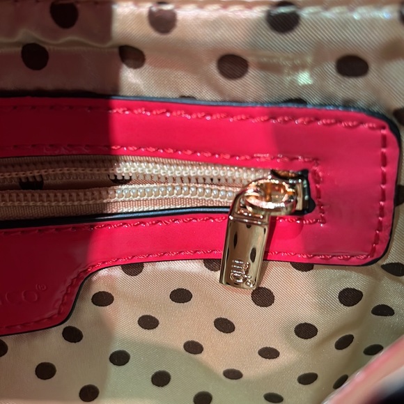 Melie Bianco Hot Pink/Red Clutch Polkadot Interior - Picture 8 of 8